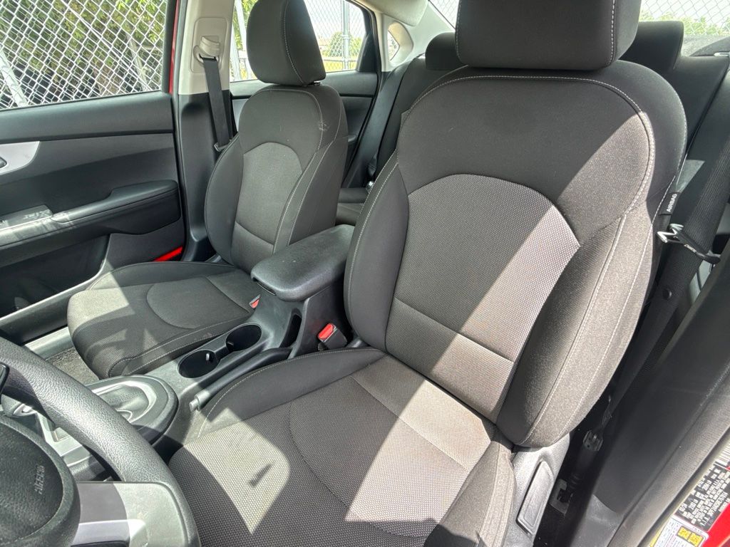 Thumbnail: 2024 Kia Forte - 8