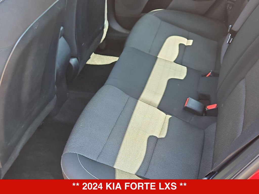 Thumbnail: 2024 Kia Forte - 10