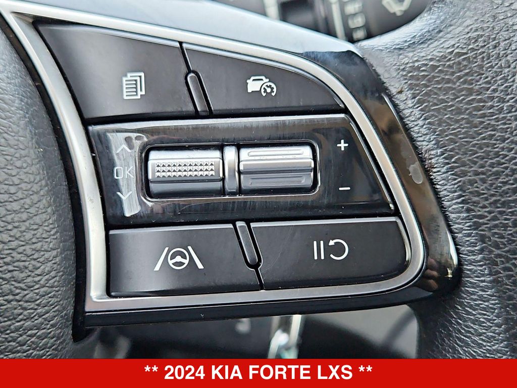 Thumbnail: 2024 Kia Forte - 25