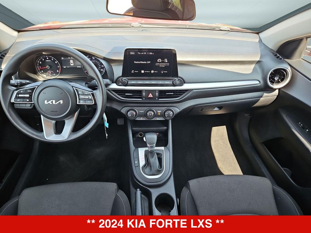 Thumbnail: 2024 Kia Forte - 8