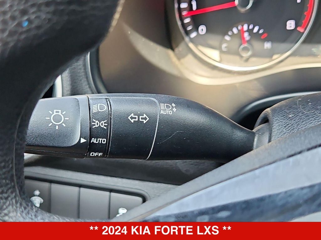 Thumbnail: 2024 Kia Forte - 27