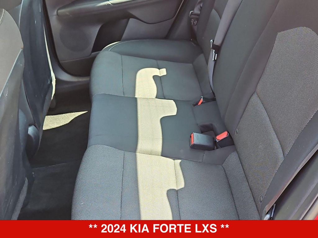 Thumbnail: 2024 Kia Forte - 16