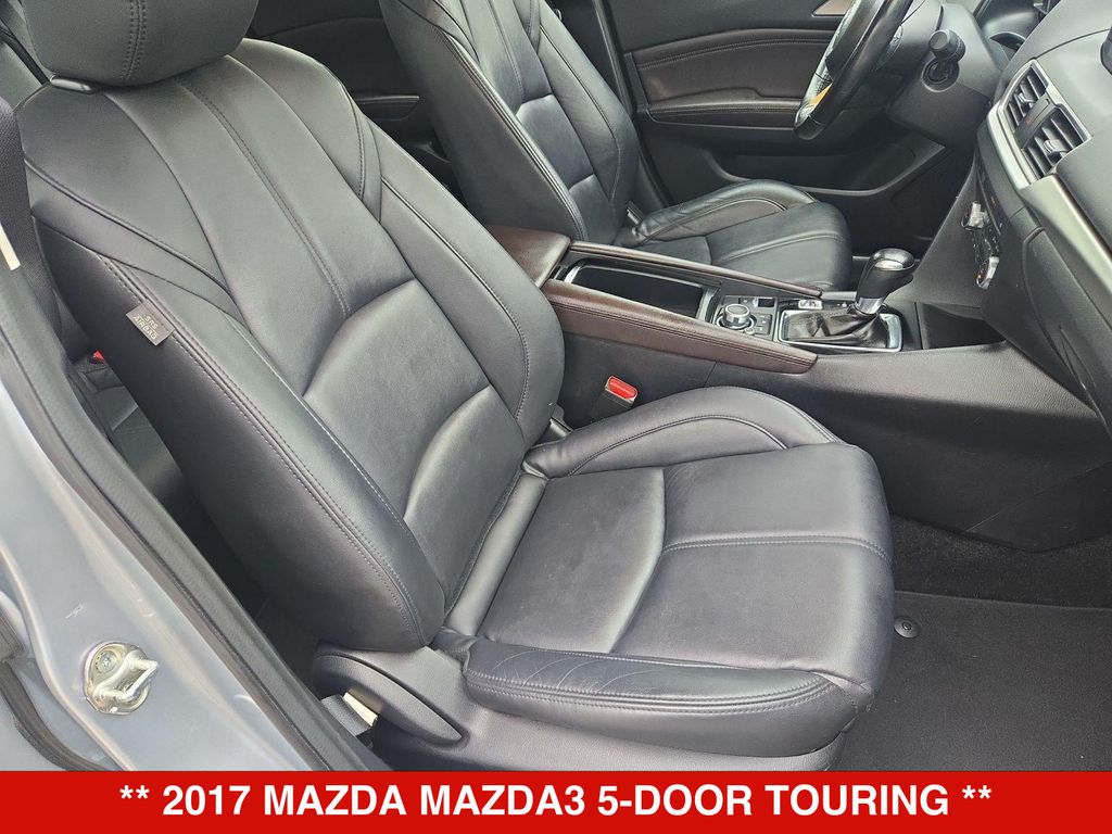 Thumbnail: 2017 Mazda Mazda3 - 26