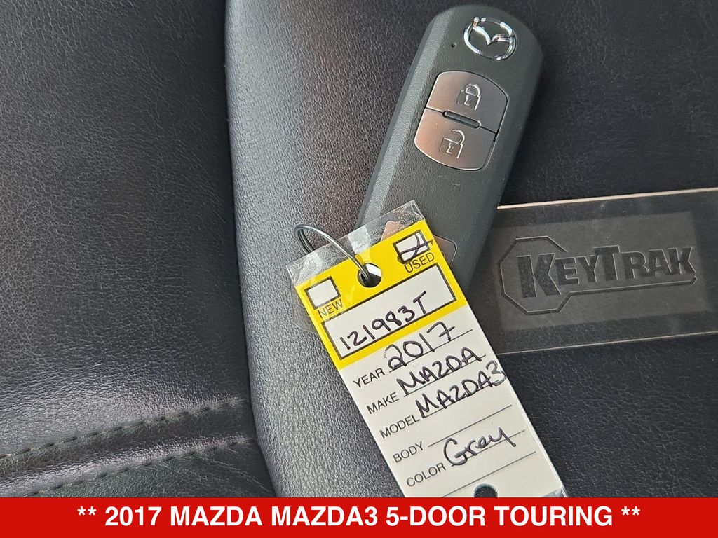 Thumbnail: 2017 Mazda Mazda3 - 19