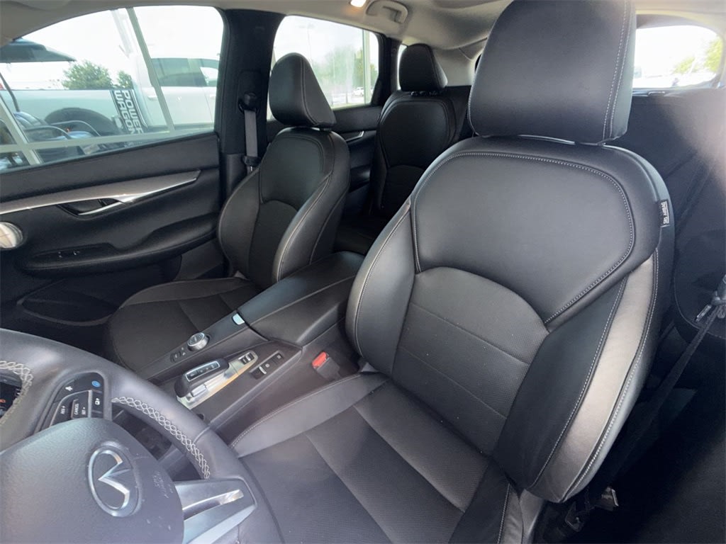 Thumbnail: 2023 INFINITI QX50 - 10