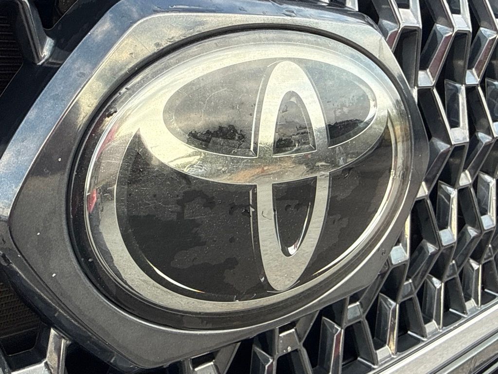 Thumbnail: 2019 Toyota Tacoma - 18