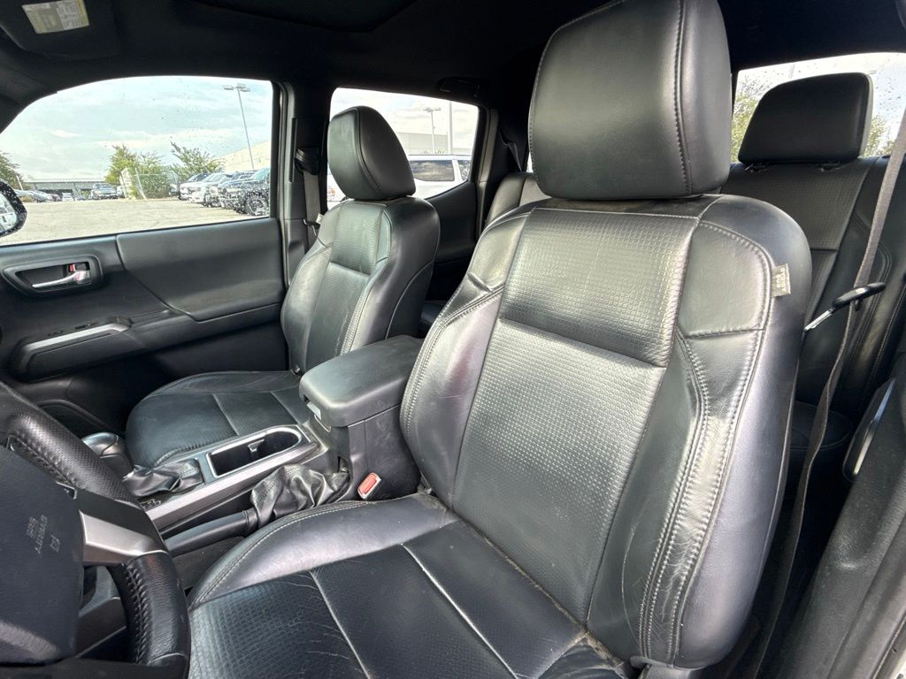 Thumbnail: 2019 Toyota Tacoma - 9