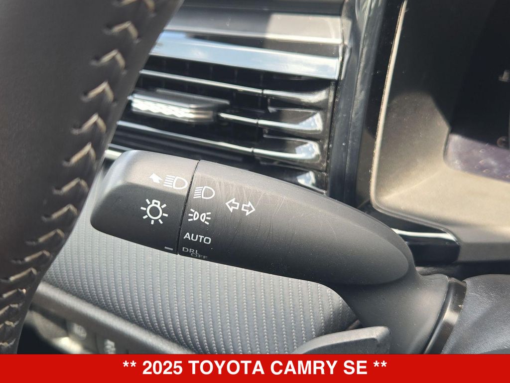 Thumbnail: 2025 Toyota Camry - 31