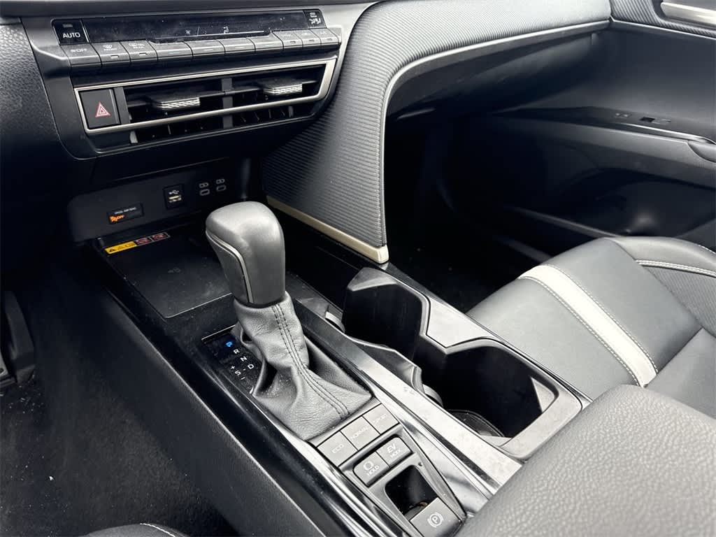 Thumbnail: 2025 Toyota Camry - 15