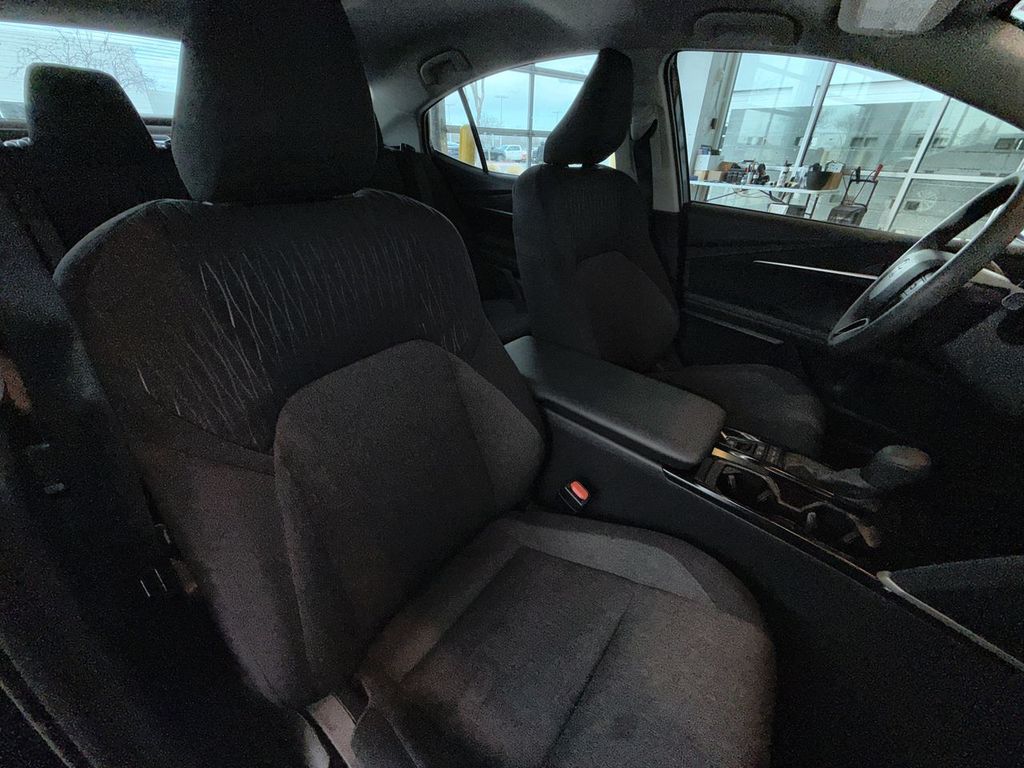 Thumbnail: 2025 Toyota Camry - 11