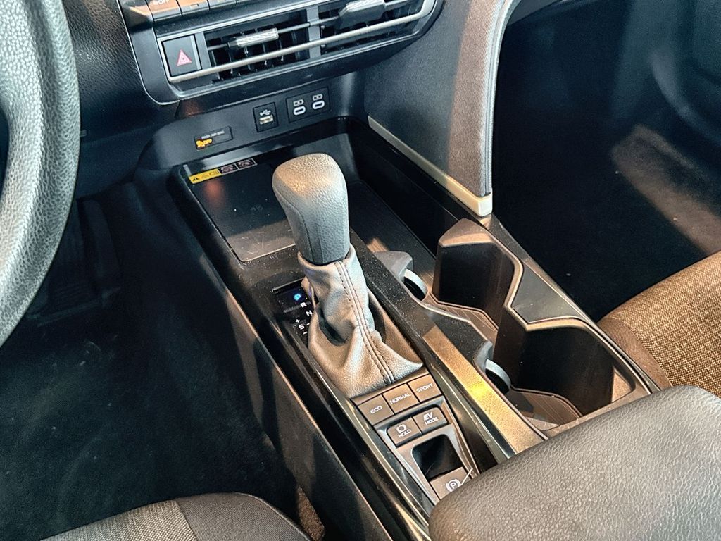 Thumbnail: 2025 Toyota Camry - 15