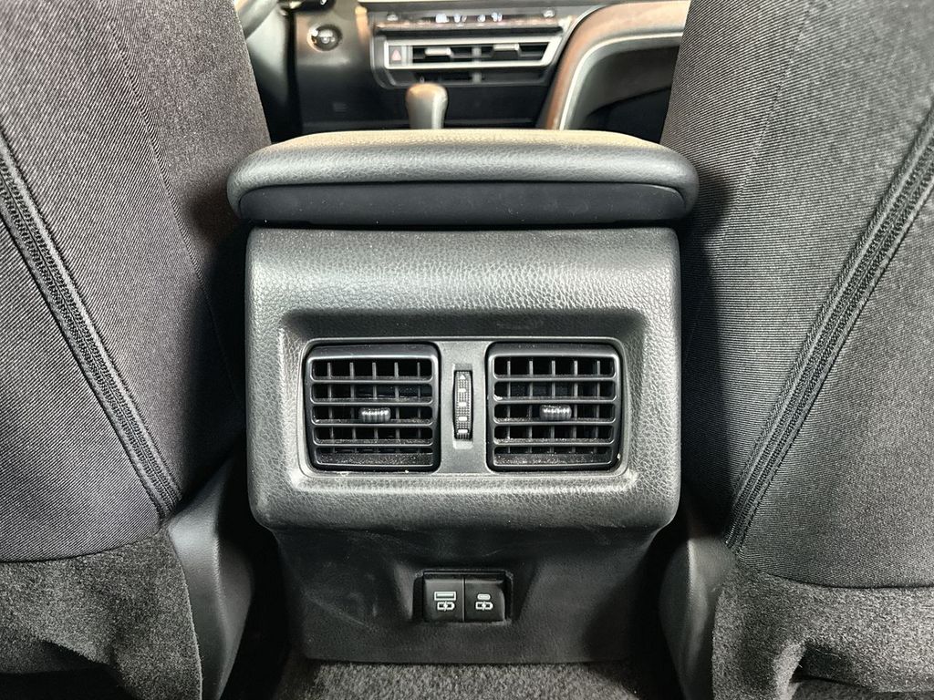 Thumbnail: 2025 Toyota Camry - 24