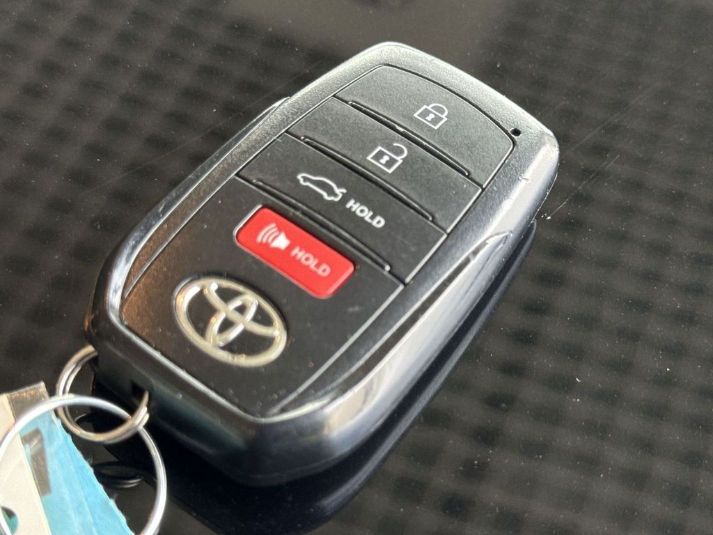 Thumbnail: 2025 Toyota Camry - 18