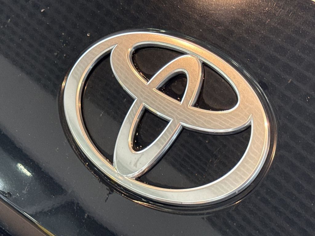 Thumbnail: 2025 Toyota Camry - 21