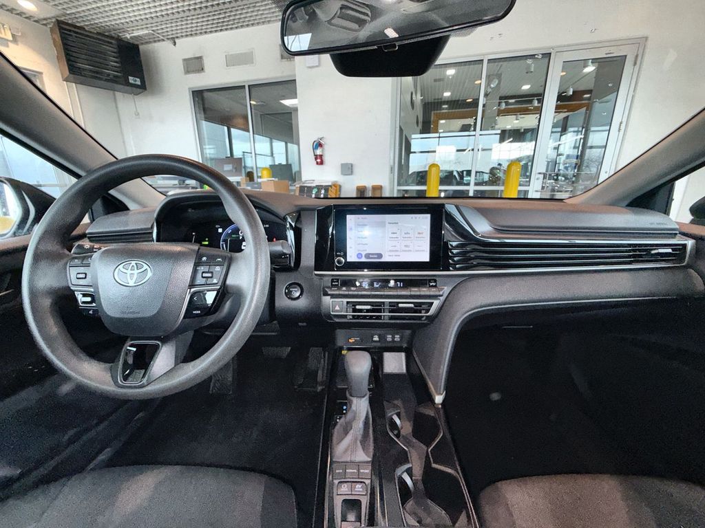 Thumbnail: 2025 Toyota Camry - 9