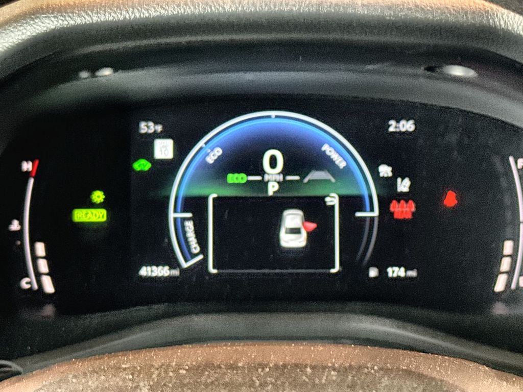 Thumbnail: 2025 Toyota Camry - 16