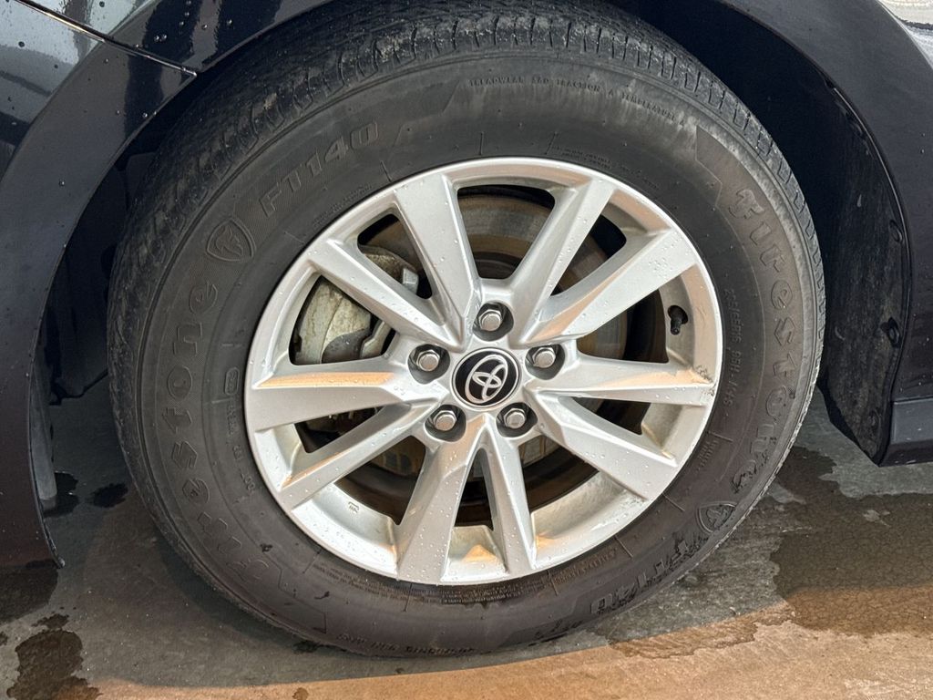 Thumbnail: 2025 Toyota Camry - 8