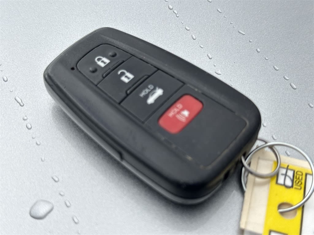 Thumbnail: 2020 Toyota Camry - 18