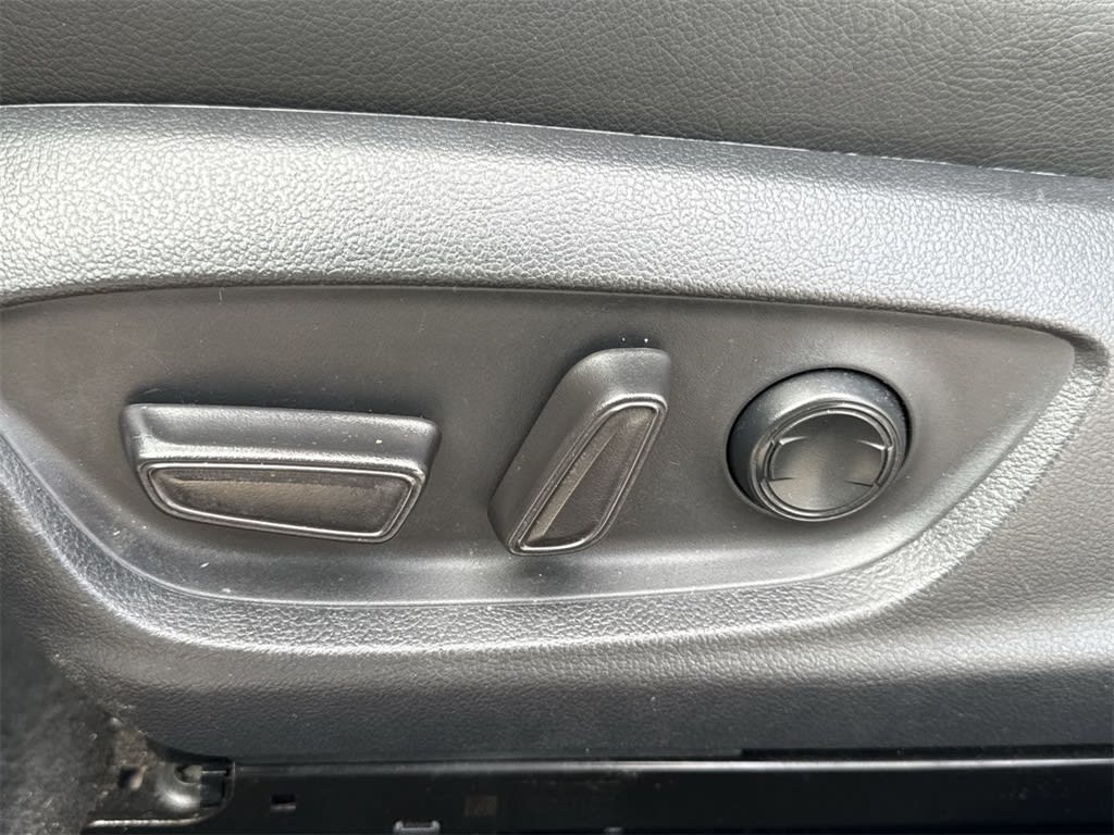 Thumbnail: 2020 Toyota Camry - 27