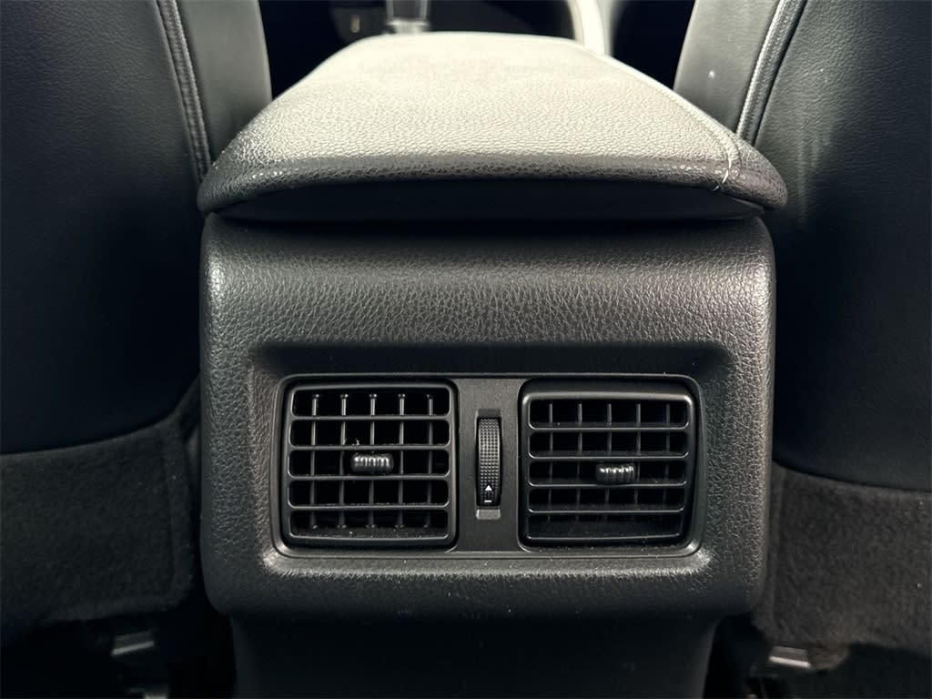 Thumbnail: 2020 Toyota Camry - 24