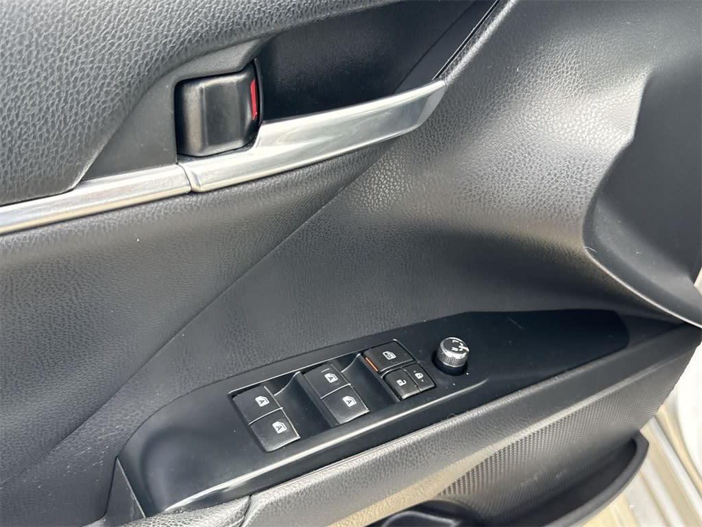 Thumbnail: 2020 Toyota Camry - 26