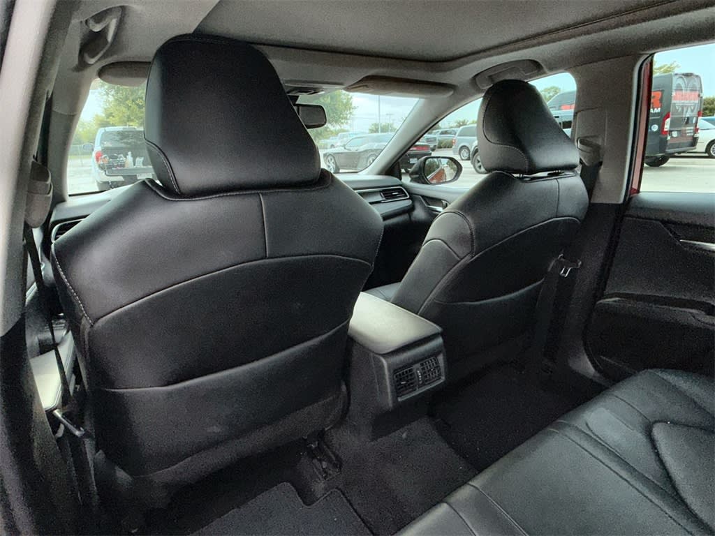 Thumbnail: 2022 Toyota Camry - 12