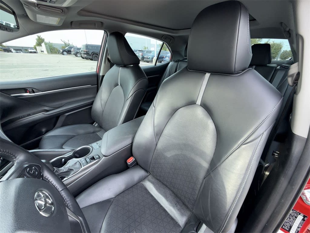 Thumbnail: 2022 Toyota Camry - 10