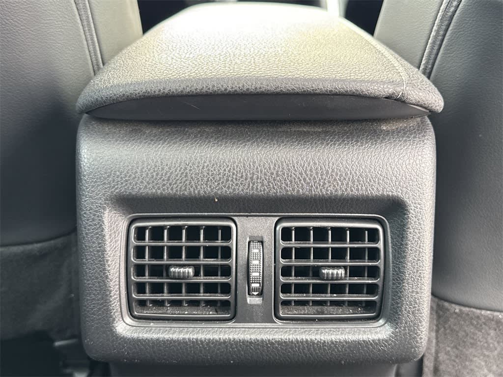 Thumbnail: 2022 Toyota Camry - 23