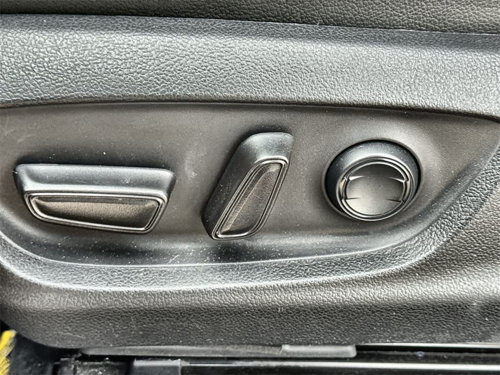 Thumbnail: 2022 Toyota Camry - 25