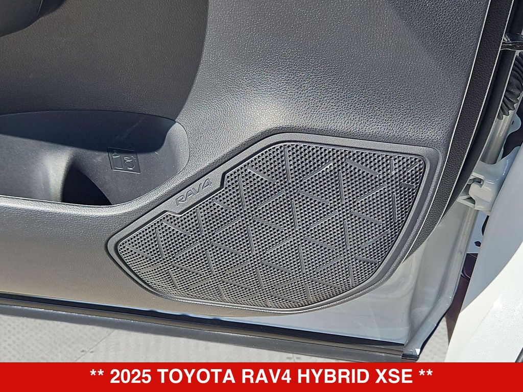 Thumbnail: 2025 Toyota RAV4 - 31