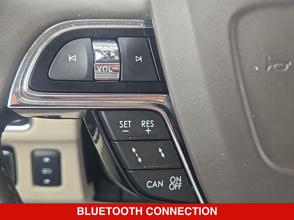 Thumbnail: 2021 Lincoln Navigator - 29