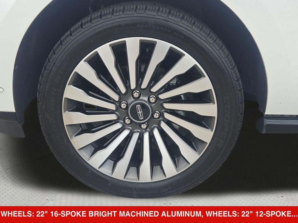 Thumbnail: 2021 Lincoln Navigator - 23