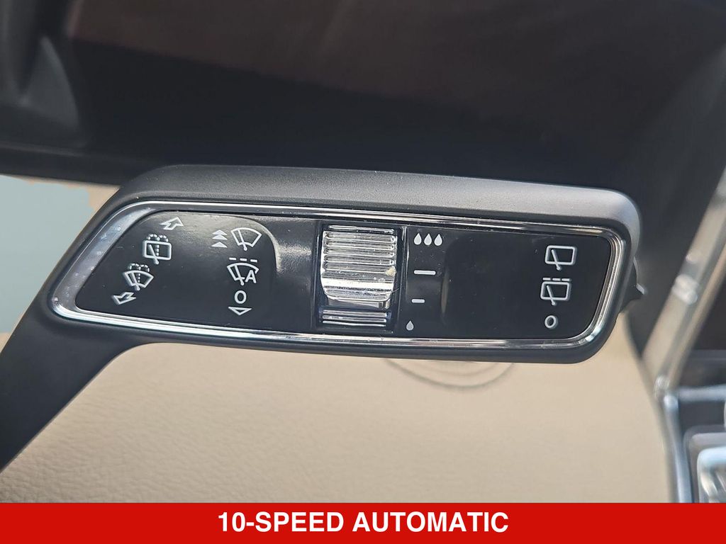 Thumbnail: 2021 Lincoln Navigator - 15