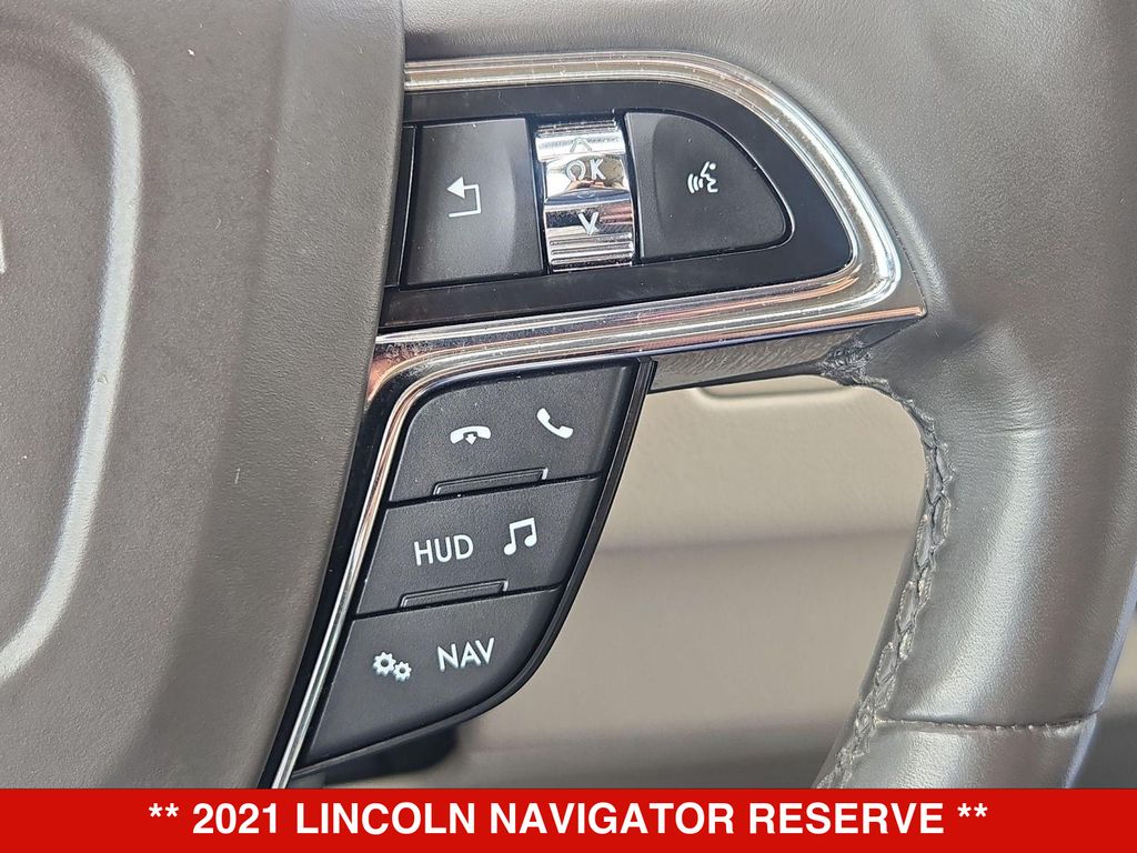Thumbnail: 2021 Lincoln Navigator - 30
