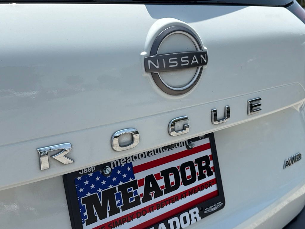 Thumbnail: 2023 Nissan Rogue - 17
