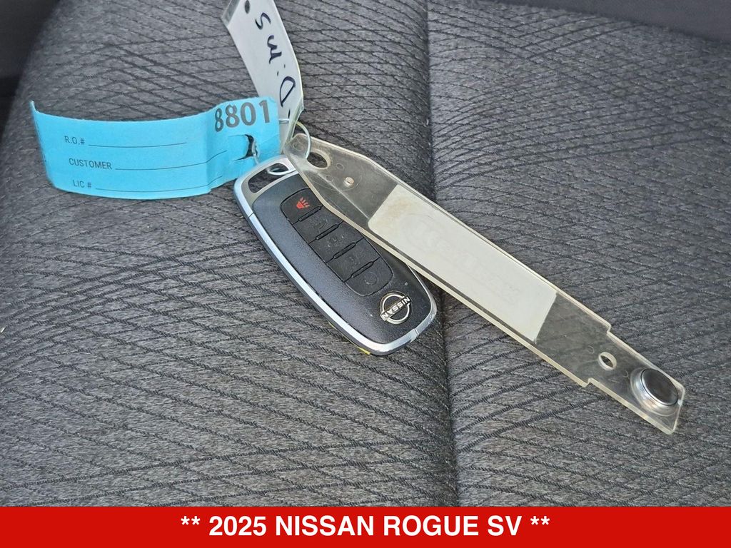 Thumbnail: 2025 Nissan Rogue - 18