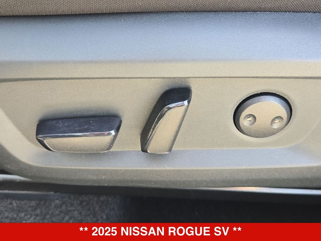 Thumbnail: 2025 Nissan Rogue - 26