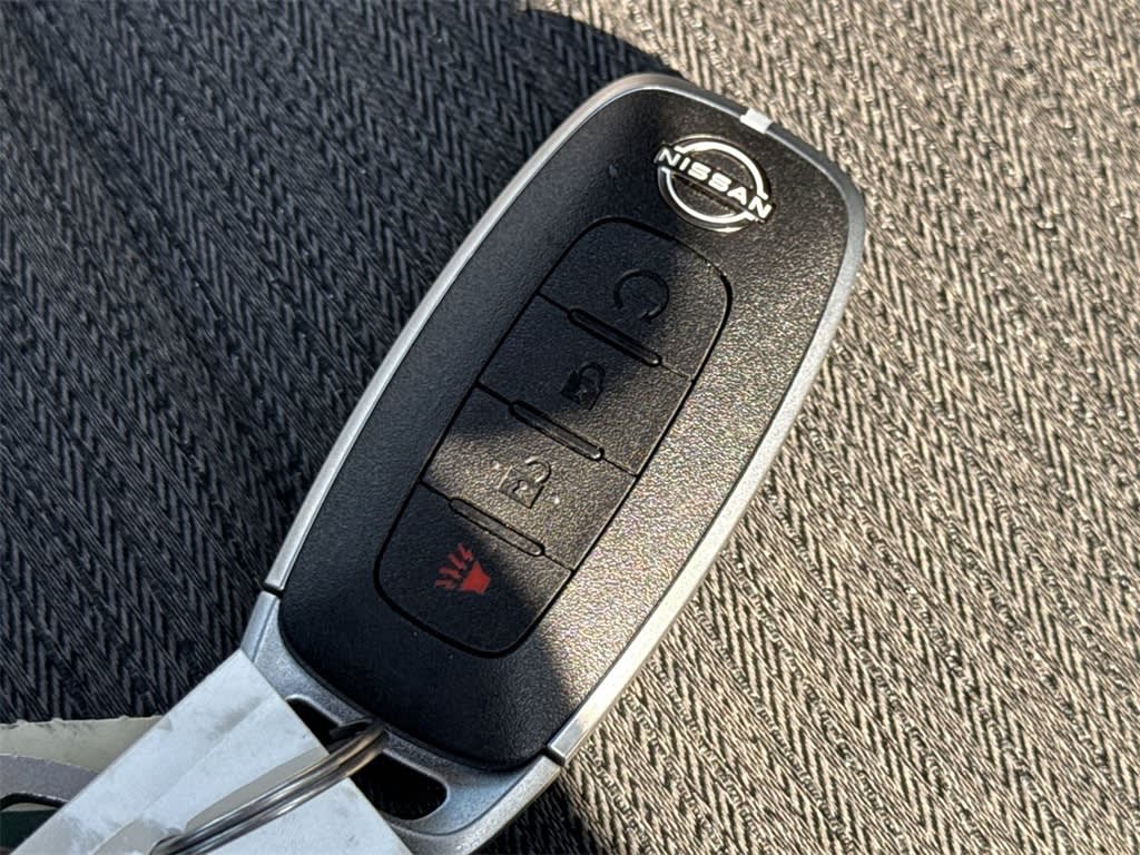 Thumbnail: 2023 Nissan Rogue - 17