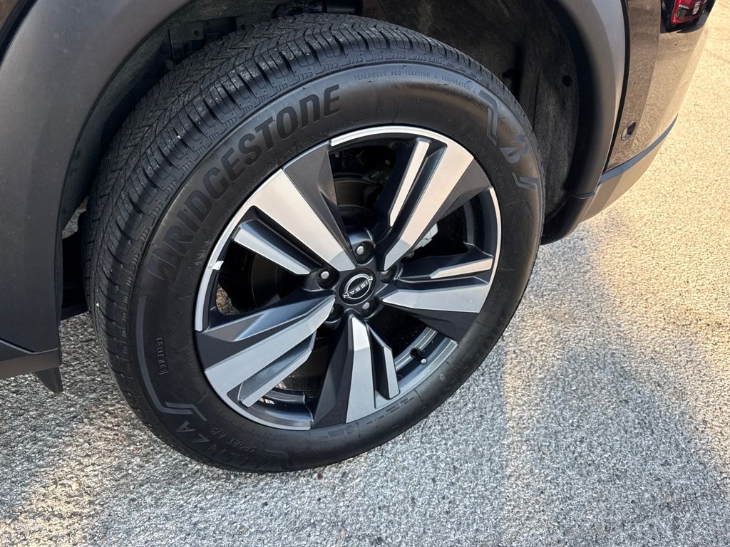 Thumbnail: 2026 Nissan Rogue - 8