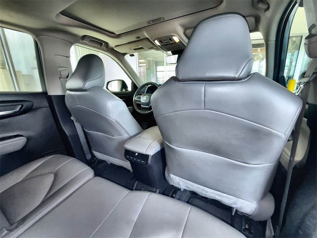 Thumbnail: 2022 Toyota Highlander - 11