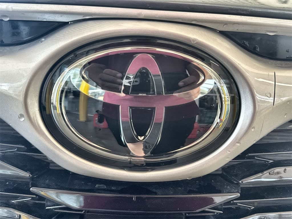 Thumbnail: 2022 Toyota Highlander - 7