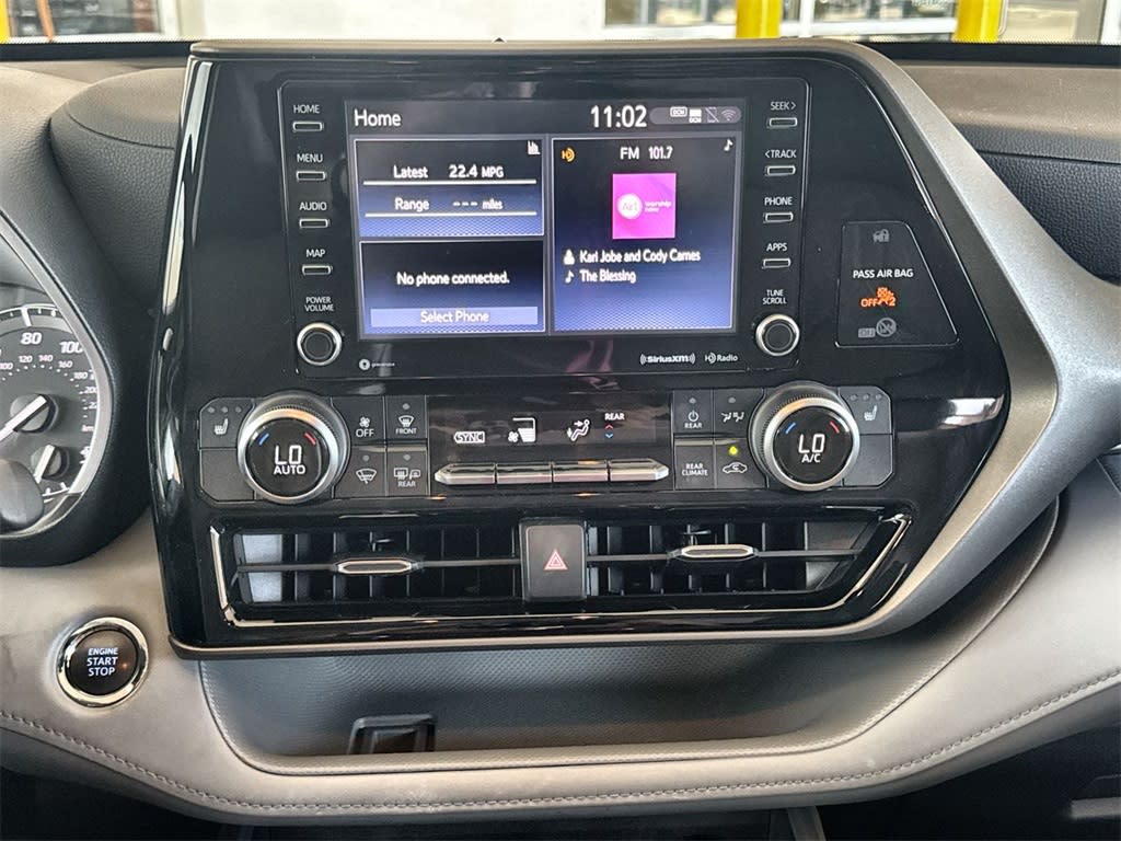 Thumbnail: 2022 Toyota Highlander - 14