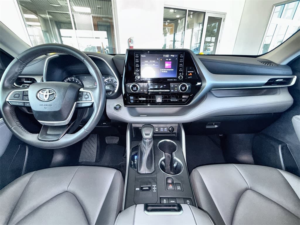 Thumbnail: 2022 Toyota Highlander - 9
