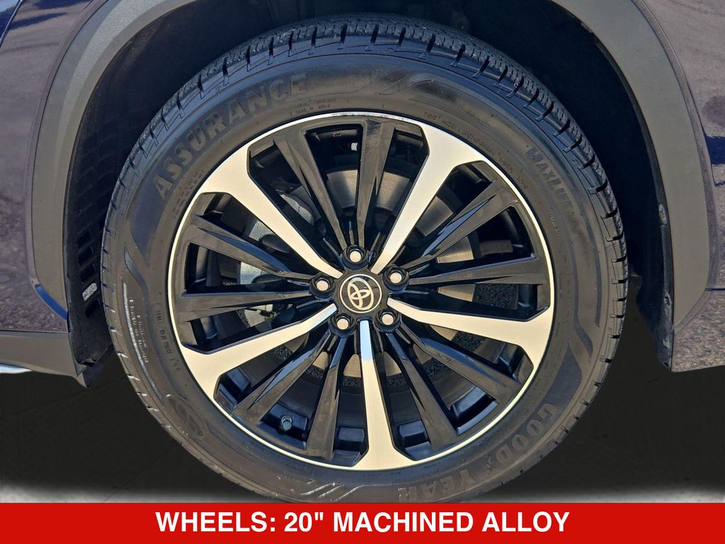 Thumbnail: 2021 Toyota Highlander - 8