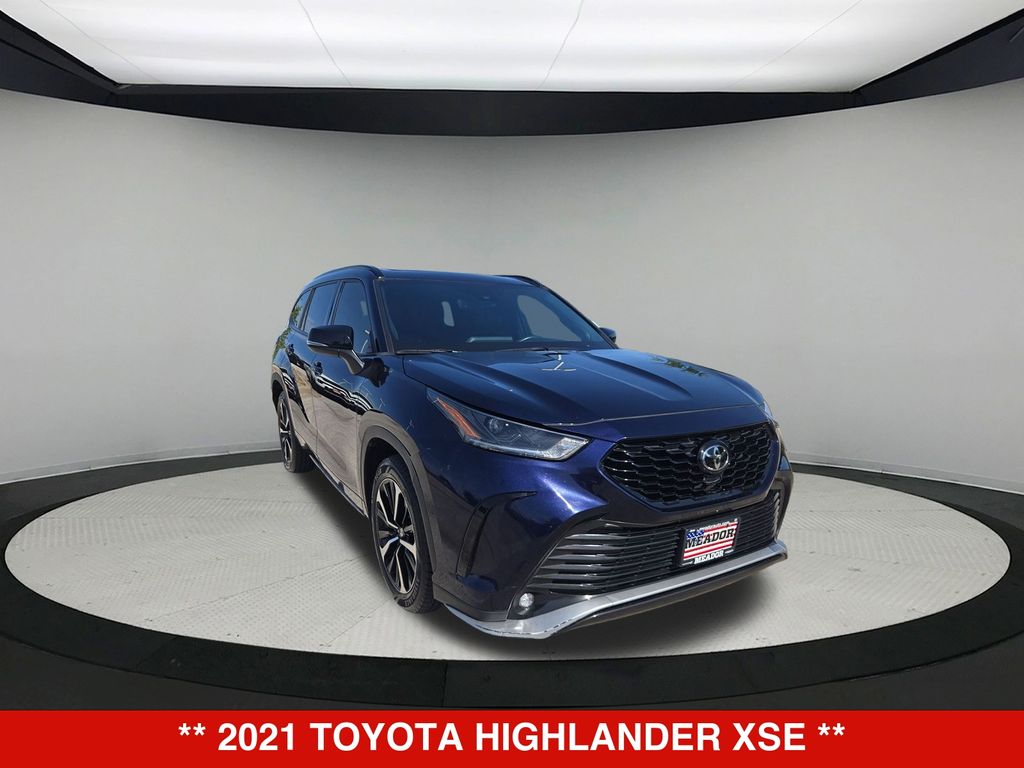 Thumbnail: 2021 Toyota Highlander - 7