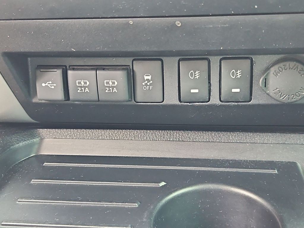 Thumbnail: 2021 Toyota Tundra - 38