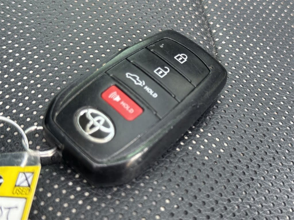 Thumbnail: 2022 Toyota Tundra - 18