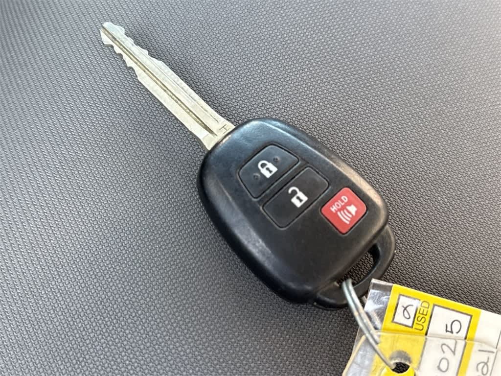 Thumbnail: 2021 Toyota Tundra - 16