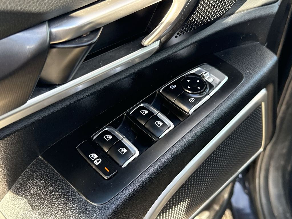 Thumbnail: 2023 Kia Telluride - 26