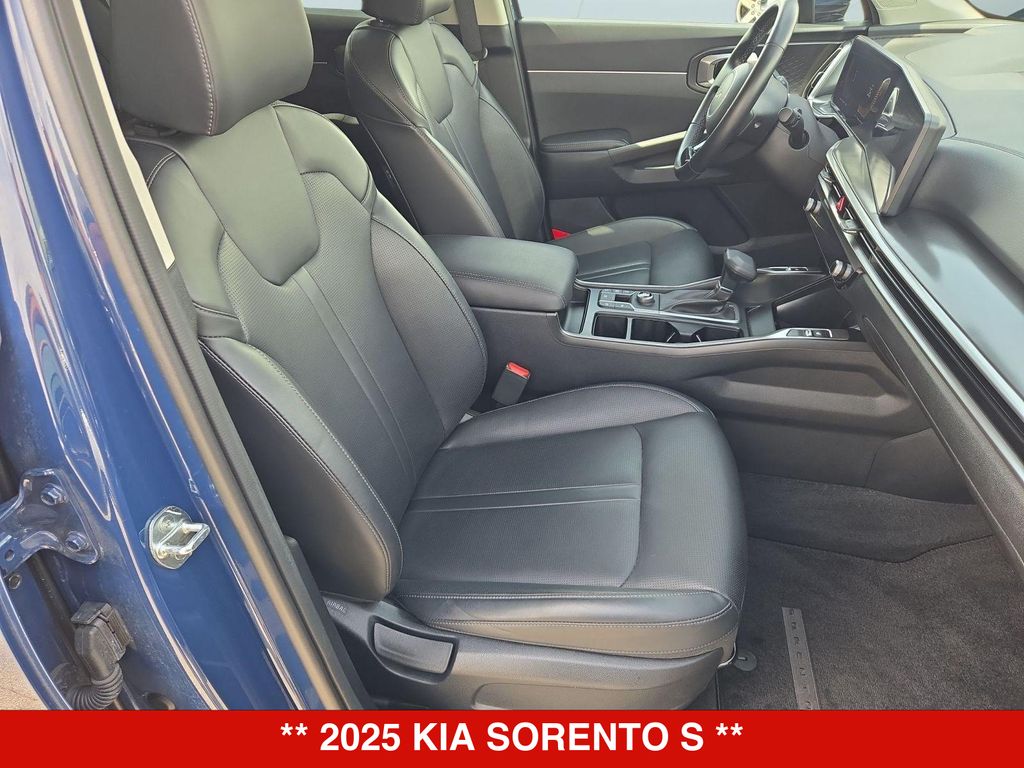 Thumbnail: 2025 Kia Sorento - 12